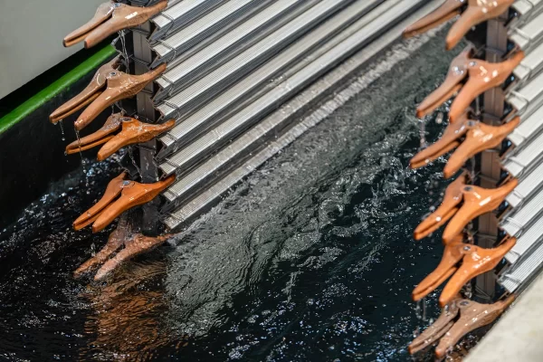 การชุบอลูมิเนียม